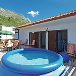 4 Bedroom Pet Friendly In * Podaca