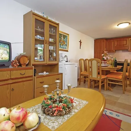4 Bedroom Pet Friendly In Semesterbostad
