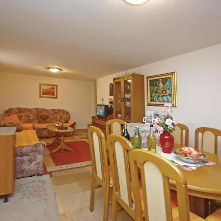 4 Bedroom Pet Friendly In Semesterbostad Podaca
